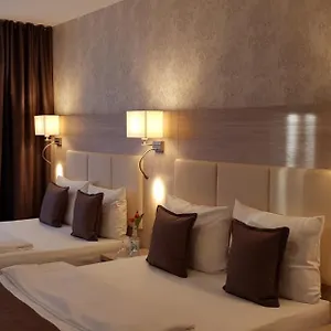 Hotel Budapester Hof **